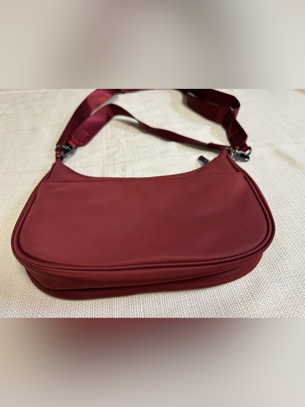 Lululemon NWOT City Essentials Small Shoulder Bag 3L, Rockwood Rust - Picture 6 of 10